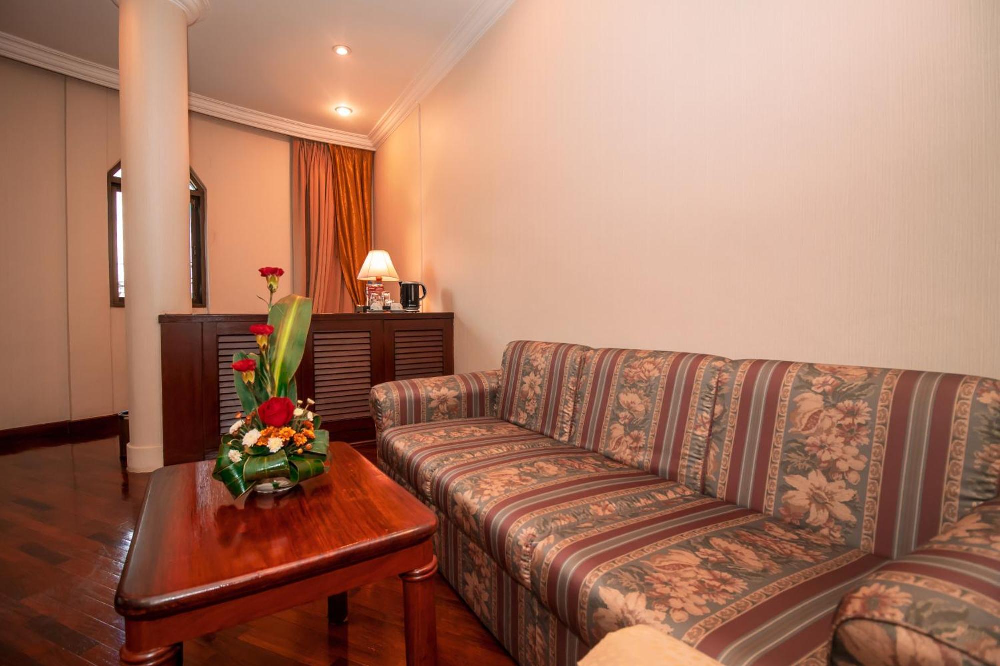 Laotel Vientiane Exterior photo